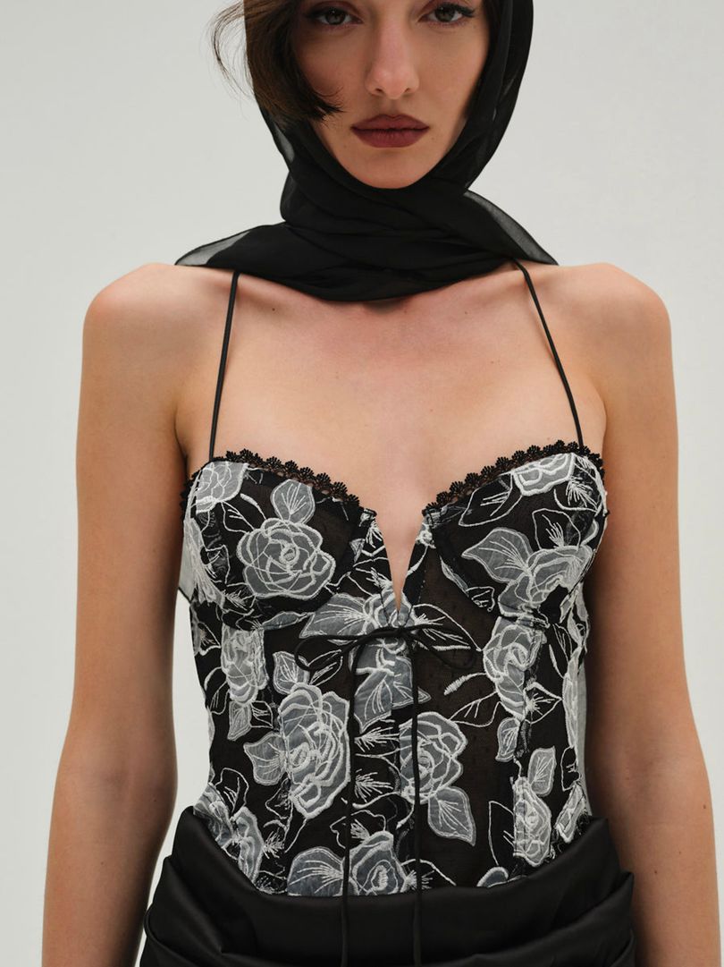 Black For Love & Lemons Embroidered Roses Maxi Dress | US-LBMT9528